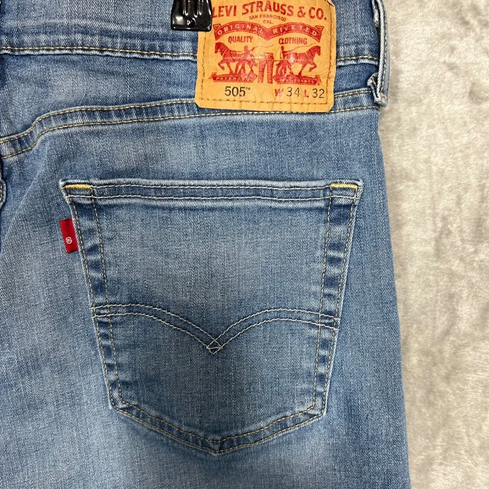 Levi 505 Jeans Men's Size 34x31* (tag 34x32) Blue Straight Leg‎ Mid Rise
